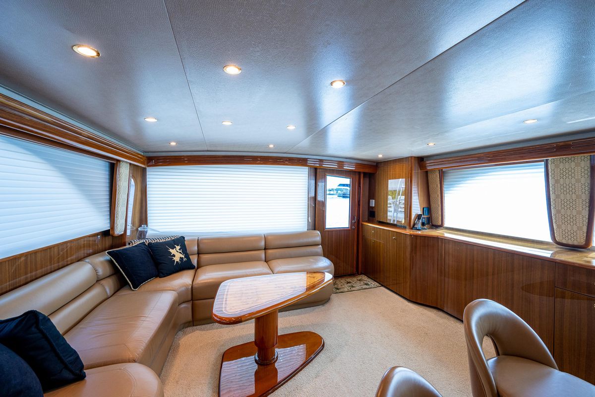 2005 Viking 74 