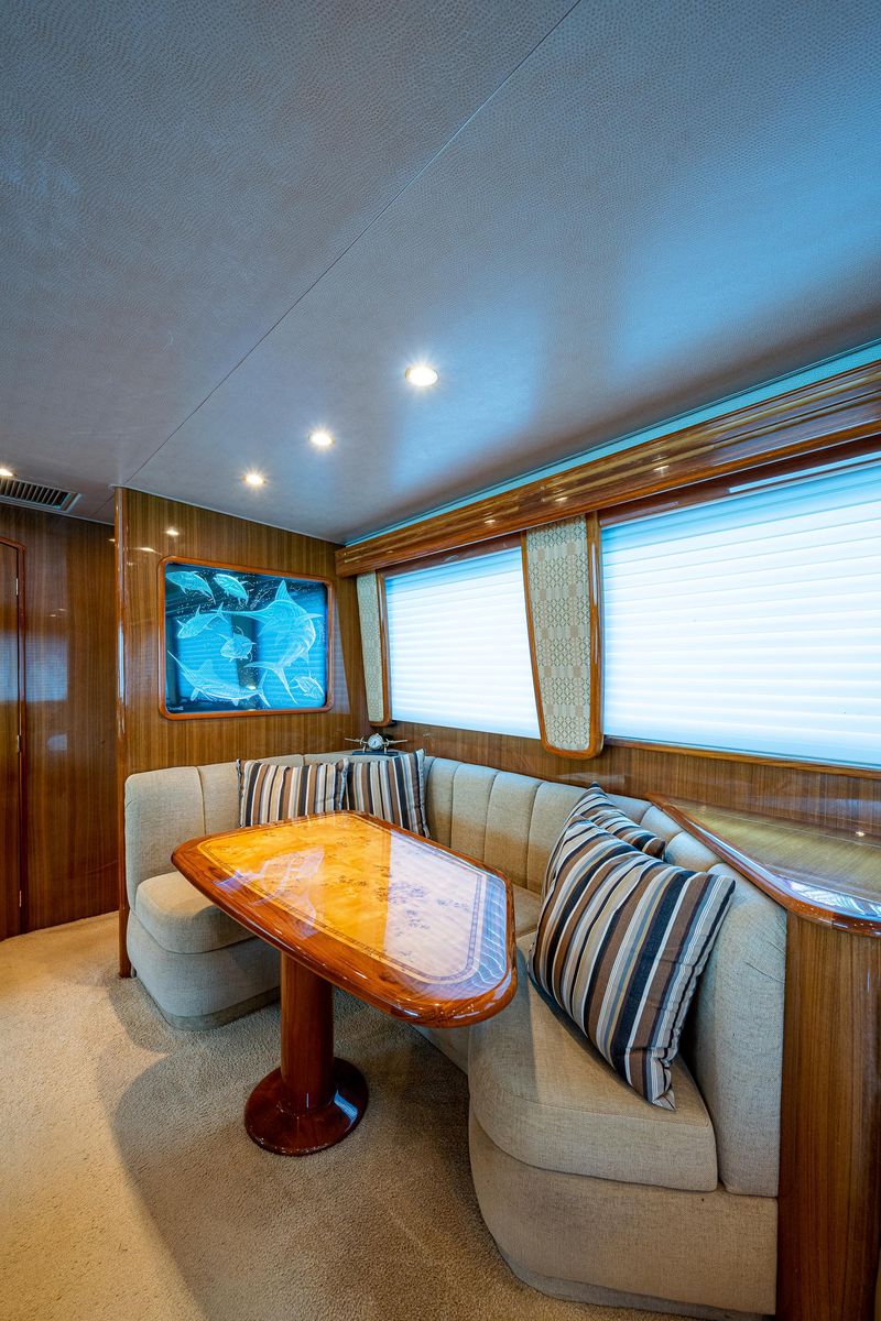 2005 Viking 74 