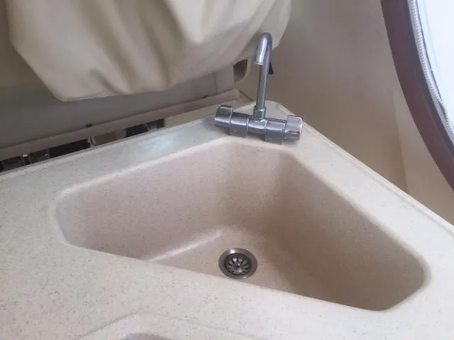 Navigator Yacht Photos Pics Corner sink on Island Packet Packet Craft Express 360, year 2002.