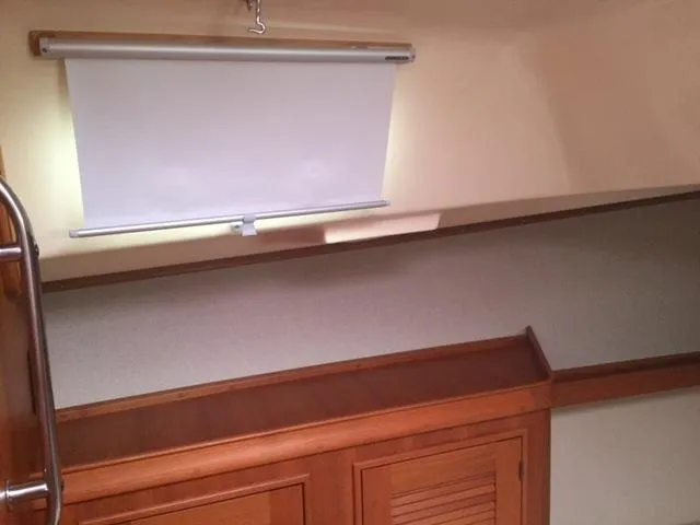 Navigator Yacht Photos Pics Interior of 2002 Island Packet Packet Craft Express 360.