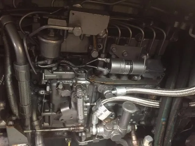 Navigator Yacht Photos Pics Engine compartment of 2002 Island Packet Packet Craft Express 360.