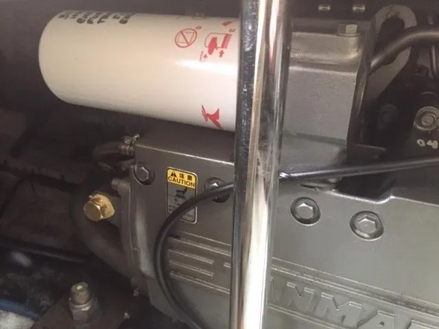 Navigator Yacht Photos Pics Engine compartment of 2002 Island Packet Packet Craft Express 360.