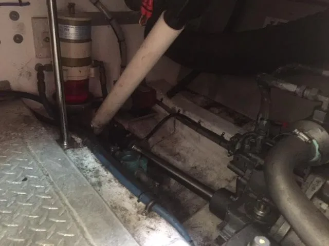 Navigator Yacht Photos Pics Engine room of 2002 Island Packet Packet Craft Express 360.