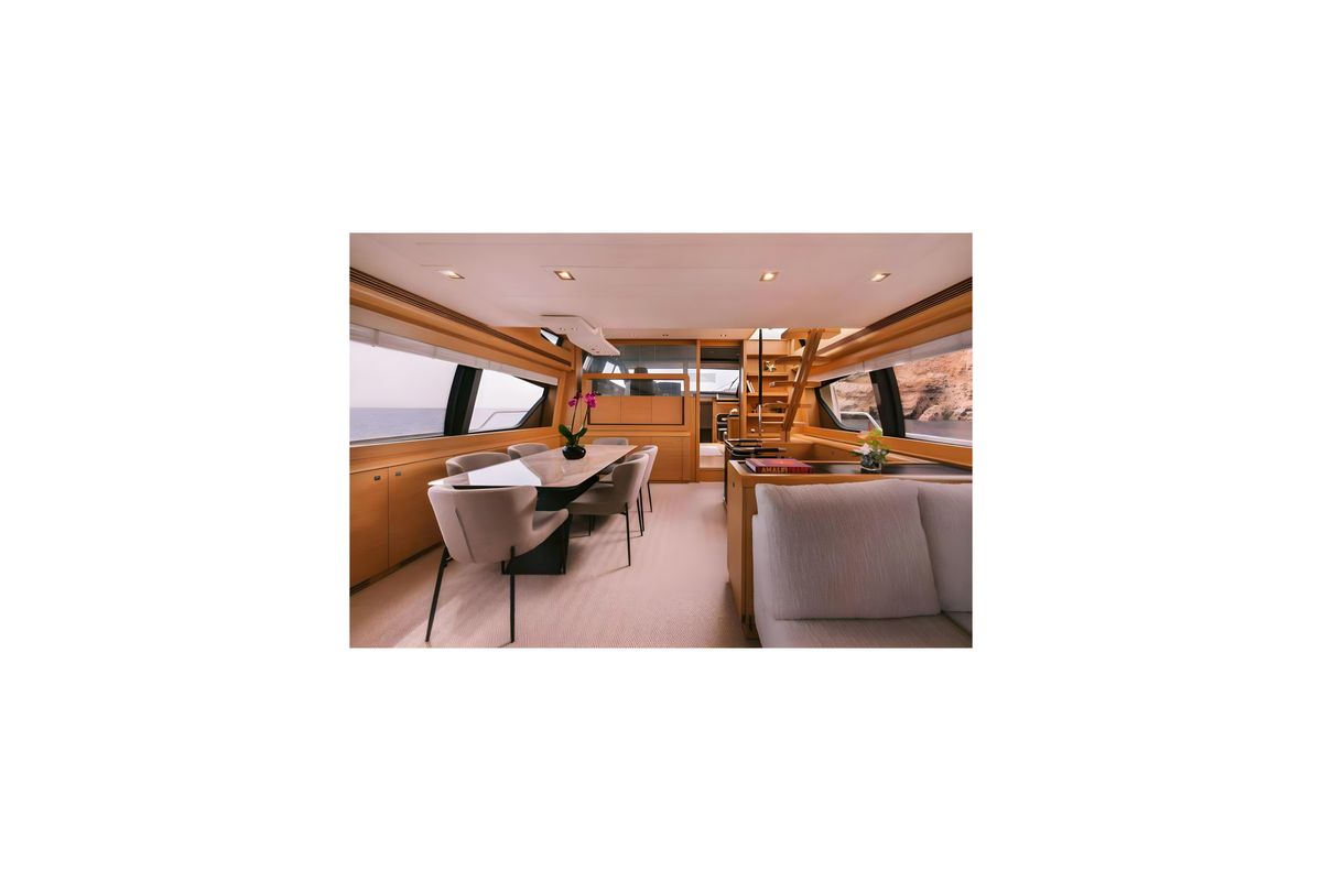 2010 Ferretti Yachts 78 