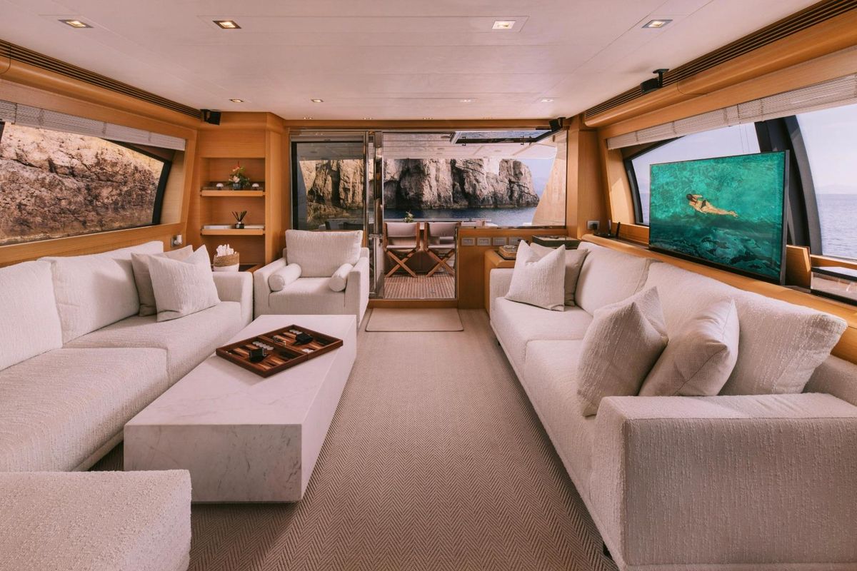 2010 Ferretti Yachts 78 