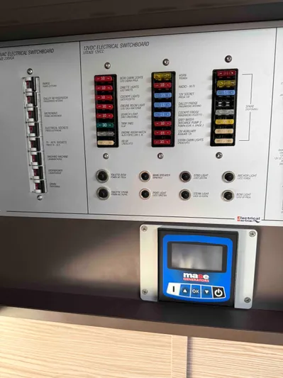  Yacht Photos Pics Azimut Atlantis 43 HT