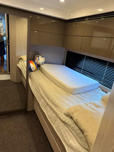  Yacht Photos Pics Azimut Atlantis 43 HT