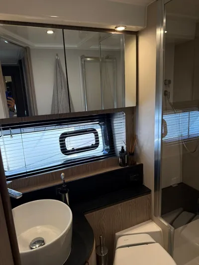  Yacht Photos Pics Azimut Atlantis 43 HT