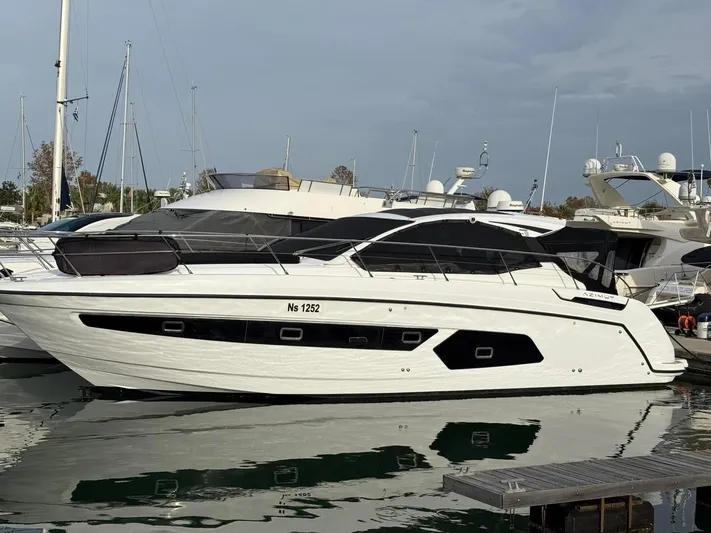  Yacht Photos Pics Azimut Atlantis 43 HT