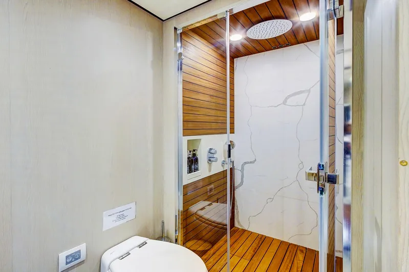 Transcendence Yacht Photos Pics Luxurious bathroom in 2020 Azimut 78 Flybridge yacht with modern shower design.