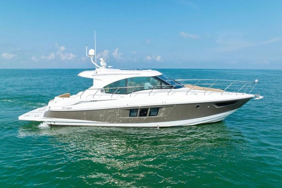 2015 Cruisers Yachts 45 Cantius