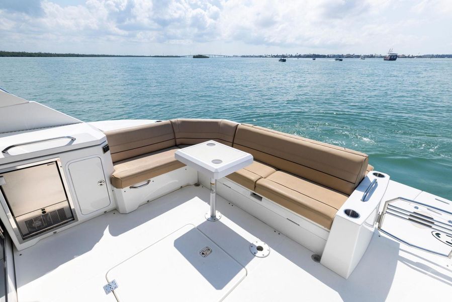 2015 Cruisers Yachts 45 Cantius