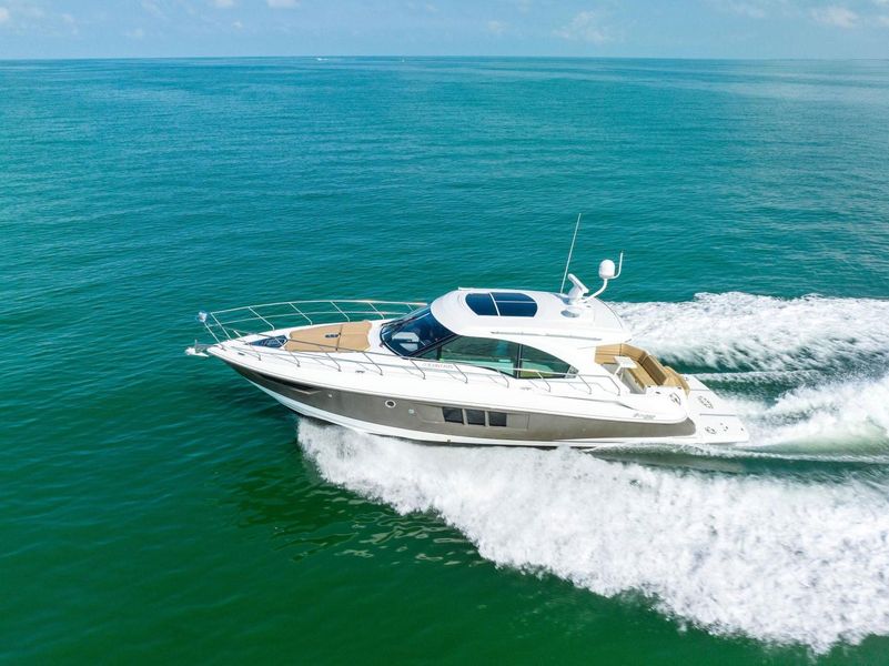 2015 Cruisers Yachts 45 Cantius