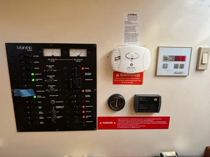 Bay Cruzin Yacht Photos Pics 