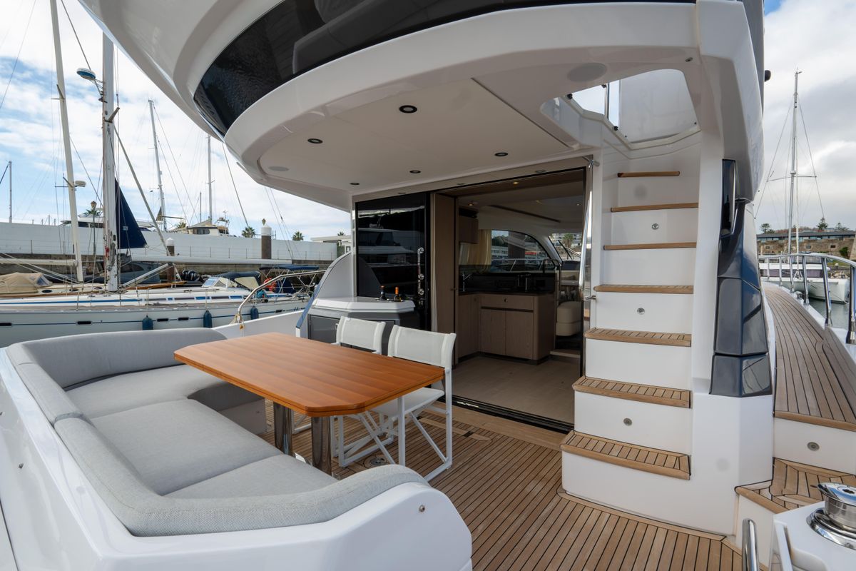 2022 Azimut 55 