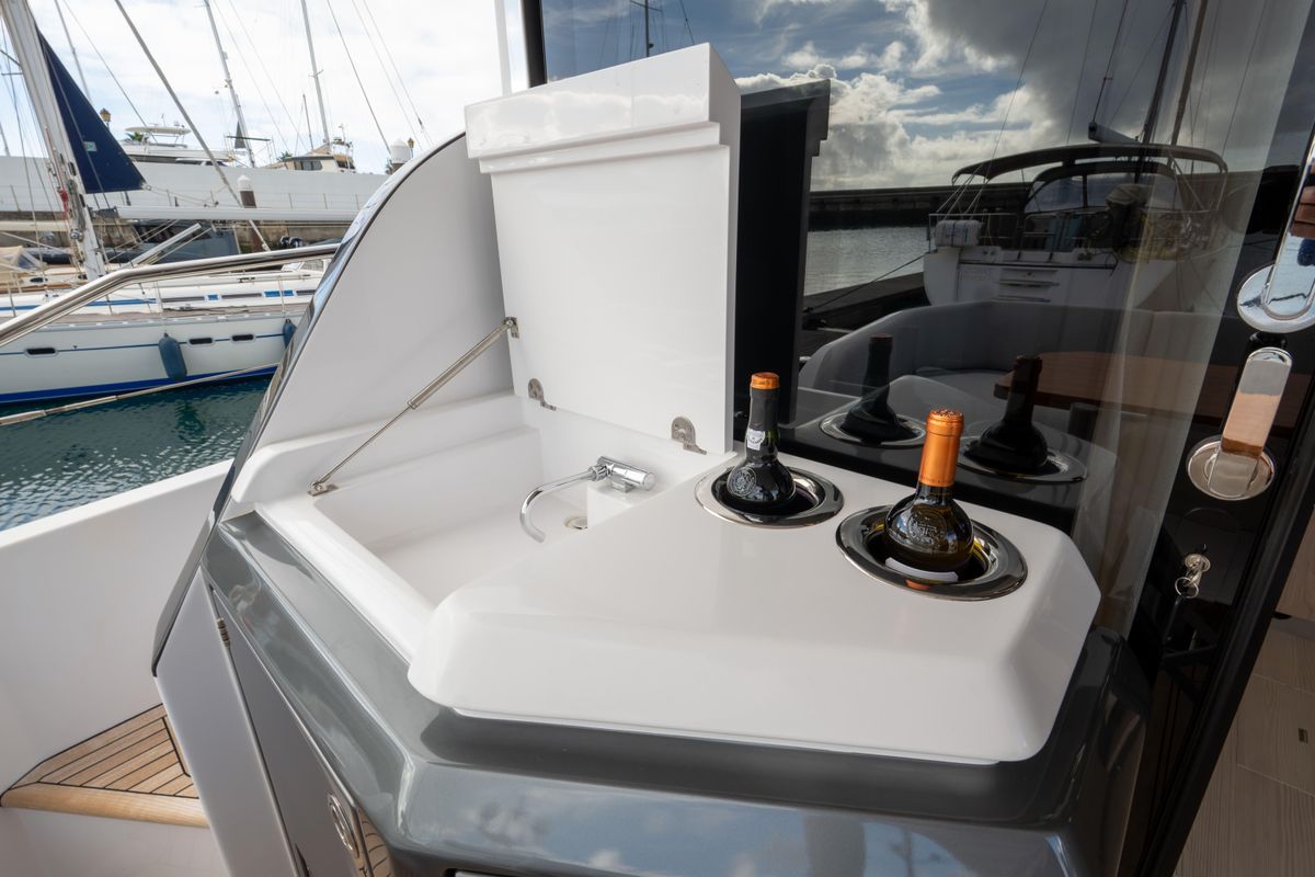2022 Azimut 55 