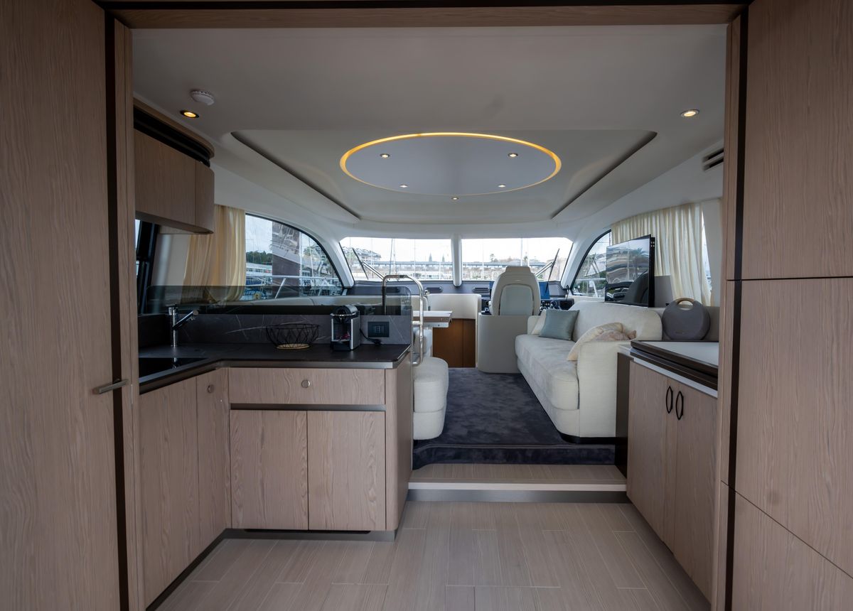 2022 Azimut 55 