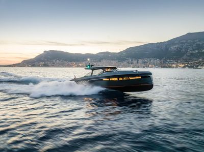 Yacht