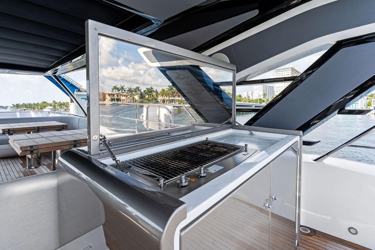 2024 Sunseeker 90 