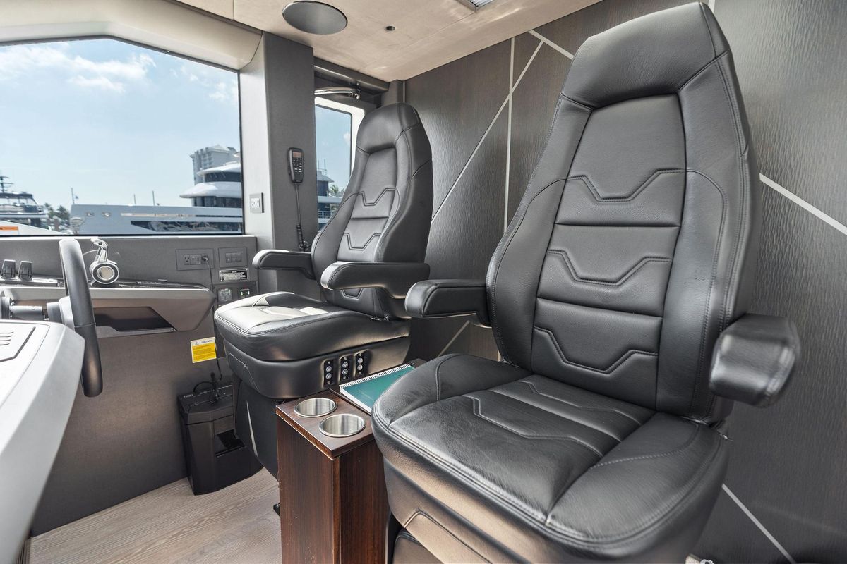 2024 Sunseeker 90 