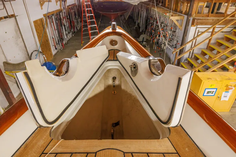 Luna Yacht Photos Pics 