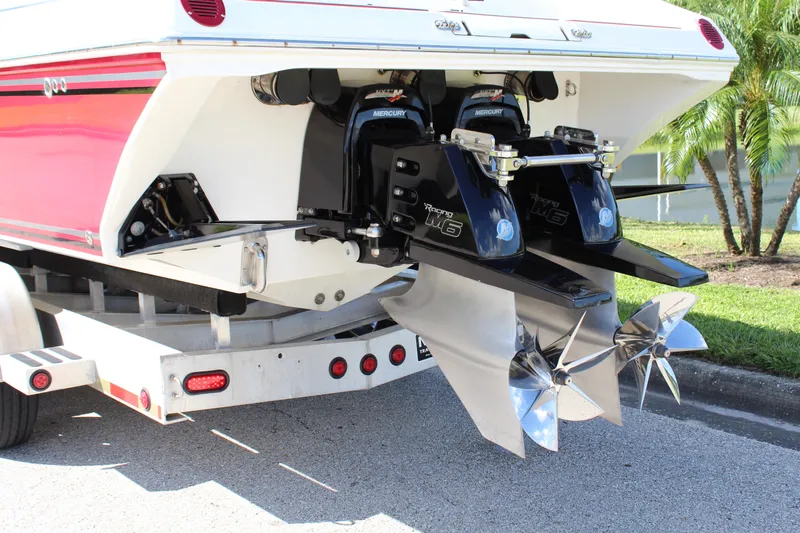 Lightning Yacht Photos Pics 2007 Fountain 42 Lightning boat with dual Mercury engines and stainless steel propellers.