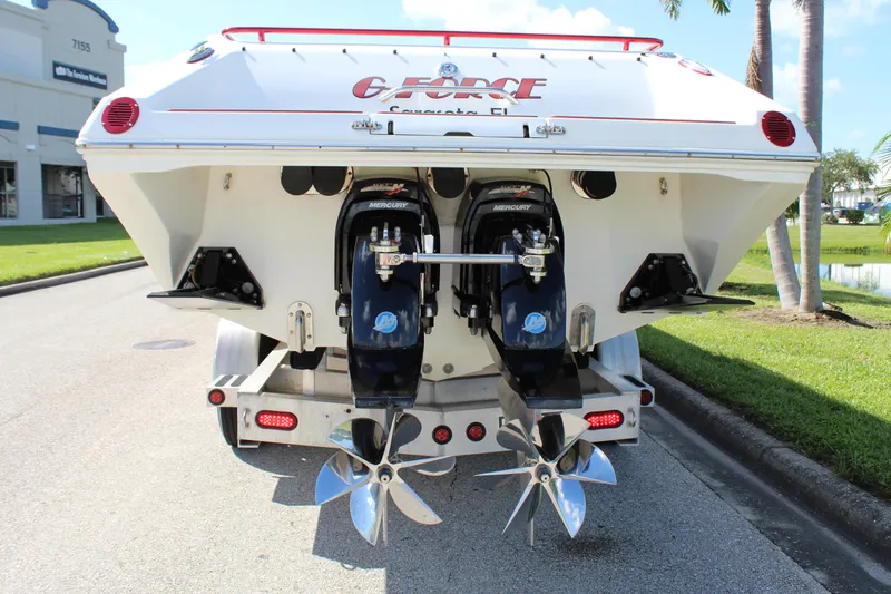 Lightning Yacht Photos Pics 2007 Fountain 42 Lightning boat with dual Mercury engines and polished propellers.
