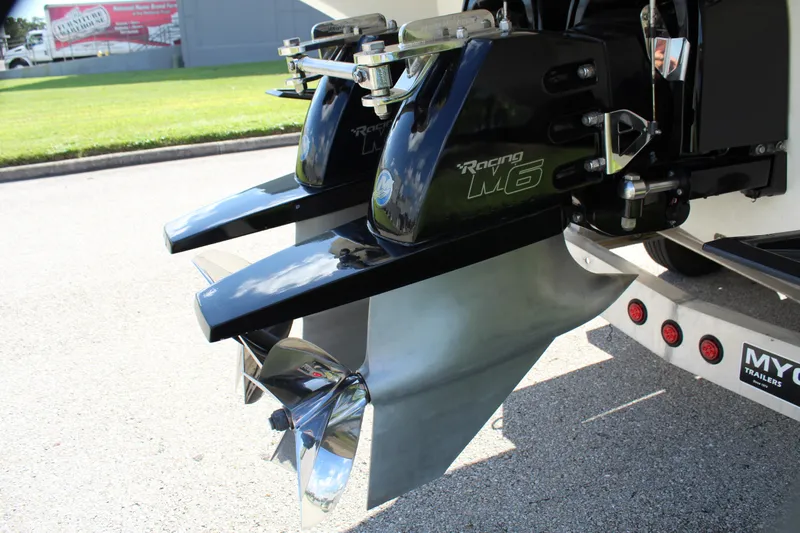 Lightning Yacht Photos Pics Close-up of 2007 Fountain 42 Lightning boat propellers and drives.