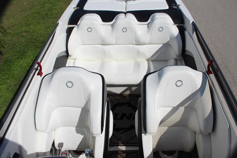 Lightning Yacht Photos Pics 2007 Fountain 42 Lightning boat interior with white leather seats.