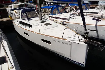 2017 Beneteau Oceanis 38