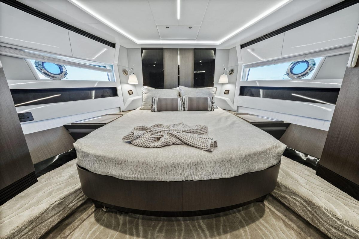2019 Azimut 70 