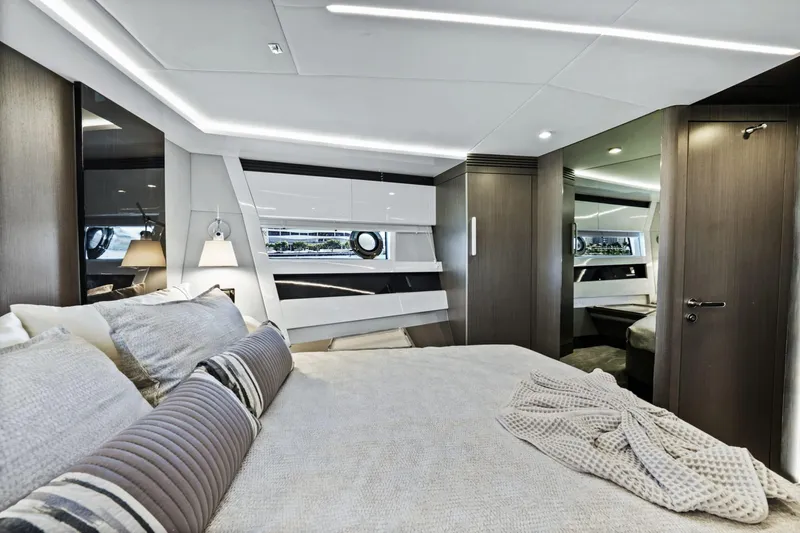 Azimut S7 Yacht Photos Pics Luxurious 2019 Azimut S7 yacht bedroom with modern design and elegant decor.