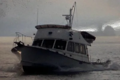 Jarvis Newman Flybridge Sedan