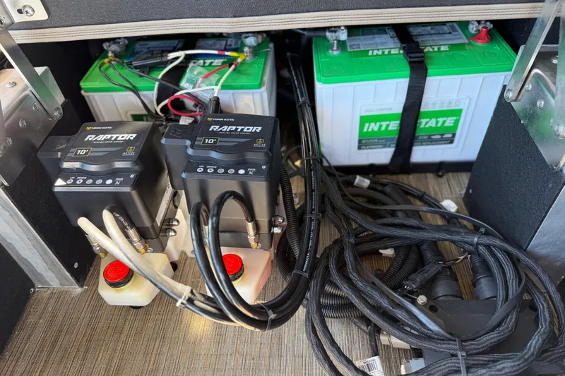  Yacht Photos Pics Battery and wiring setup in 2024 Bennington 25 QX Swingback boat.