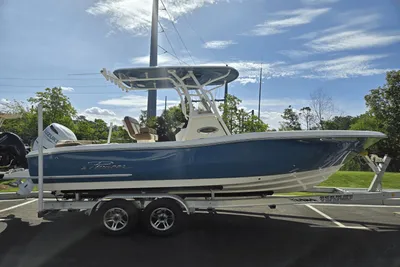 Pioneer Islander 222