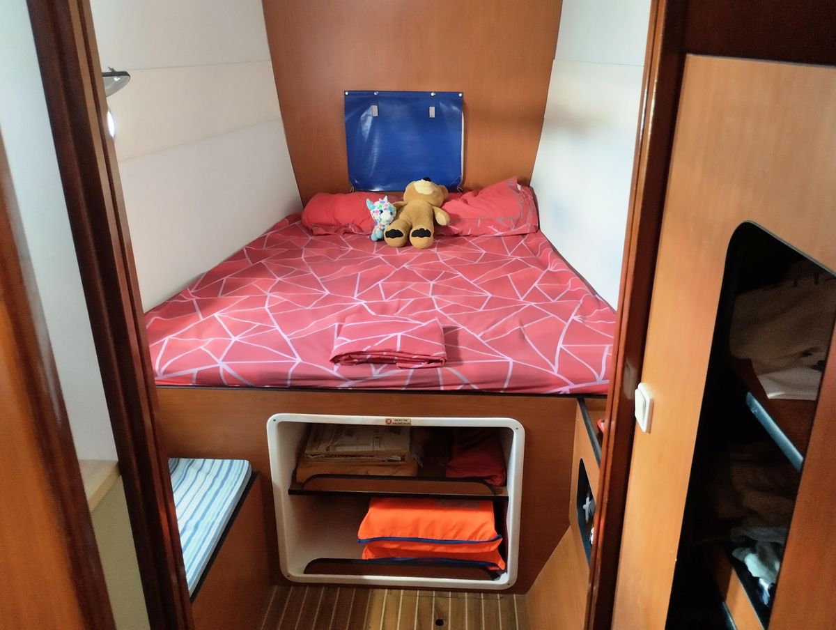 2004 Lagoon 57 