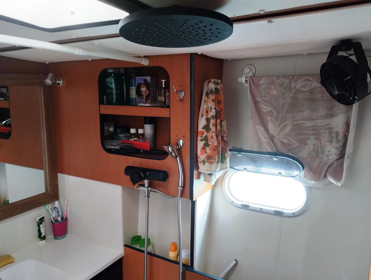 2004 Lagoon 57 