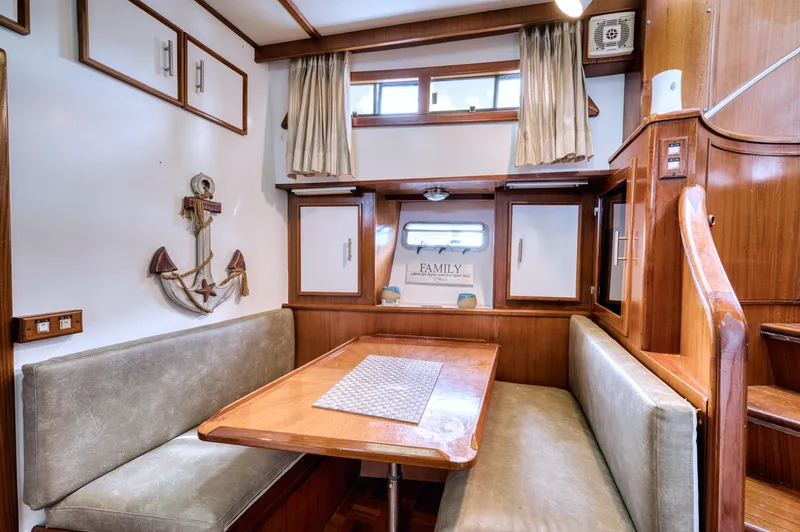 No Limits Too Yacht Photos Pics 