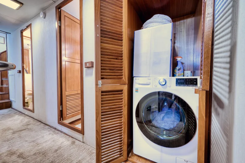 No Limits Too Yacht Photos Pics 