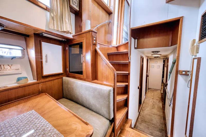 No Limits Too Yacht Photos Pics 