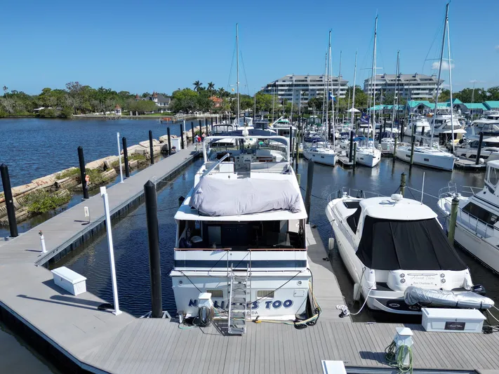 No Limits Too Yacht Photos Pics 