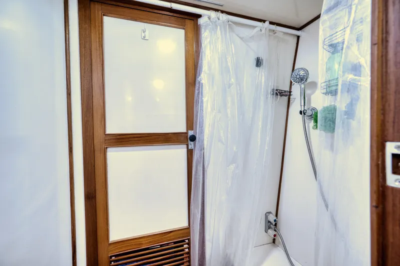 No Limits Too Yacht Photos Pics 