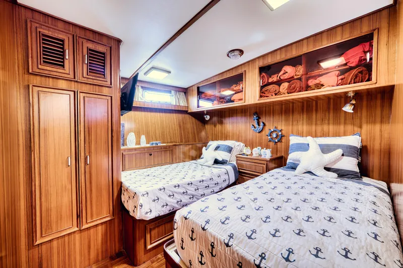 No Limits Too Yacht Photos Pics 