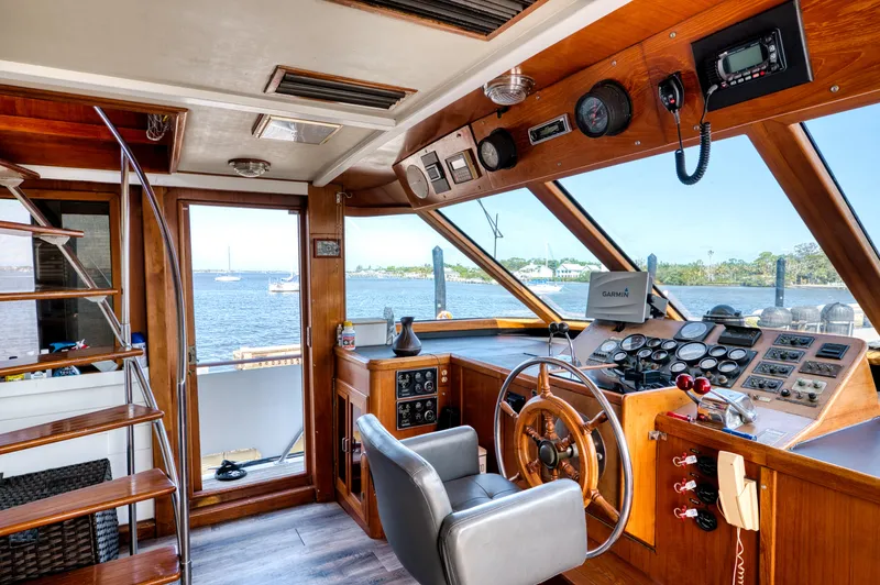 No Limits Too Yacht Photos Pics 