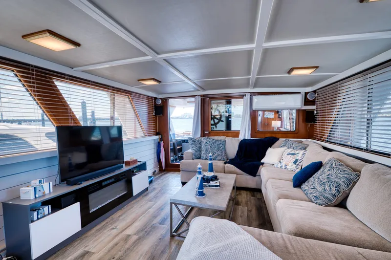 No Limits Too Yacht Photos Pics 