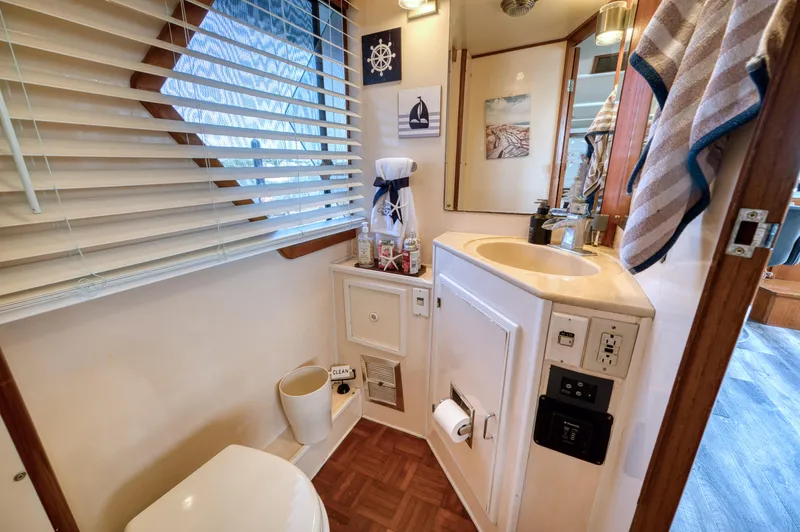 No Limits Too Yacht Photos Pics 