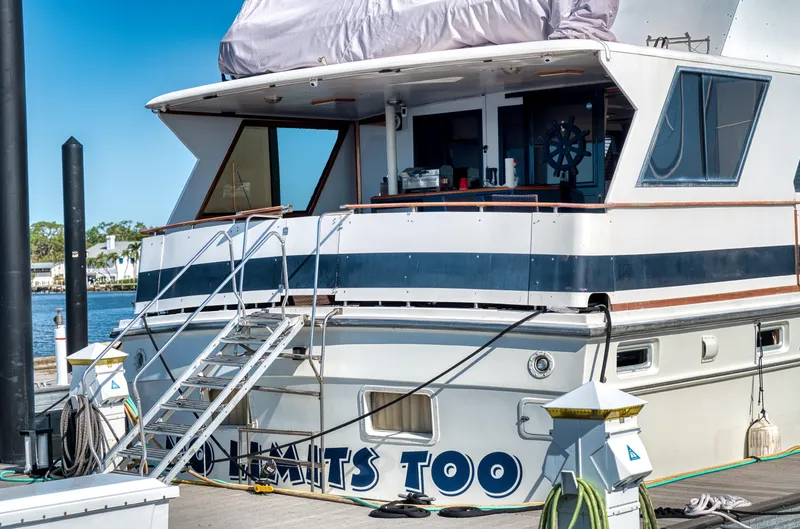 No Limits Too Yacht Photos Pics 