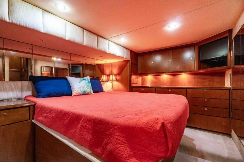 Tunar Yacht Photos Pics Ocean Yachts 56 TUNAR - Master Stateroom