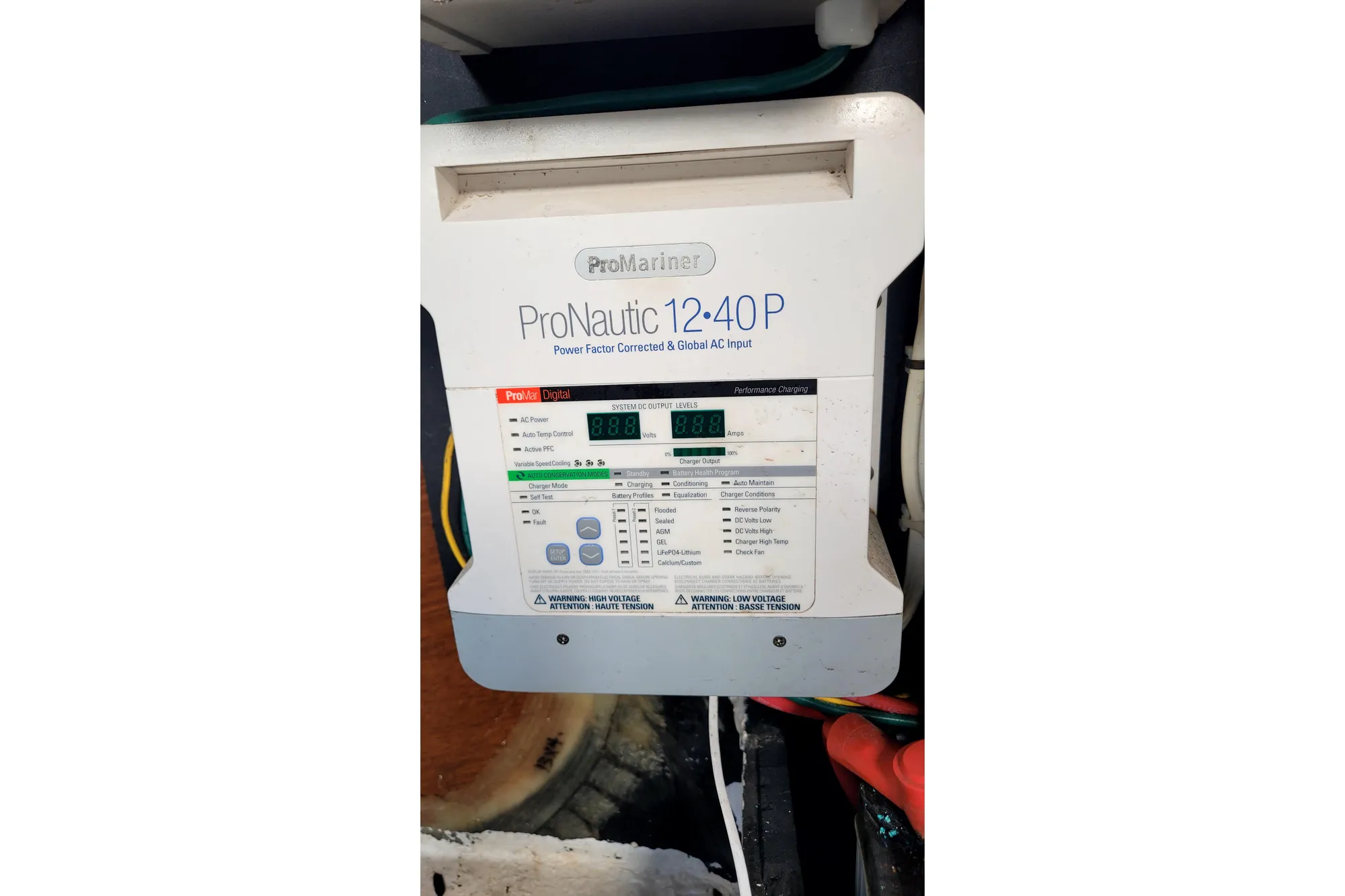 ProMariner ProNautic 12-40P marine battery charger, 2002 International Americas Cup Class.