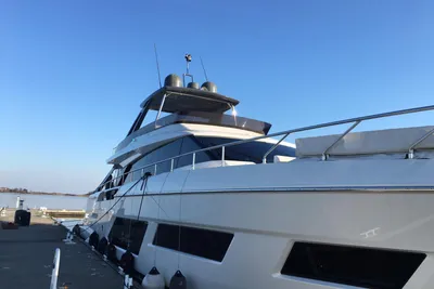 Ferretti Yachts 670